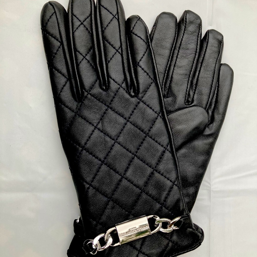 Karl Lagerfeld “Diamond Stitch” leather gloves